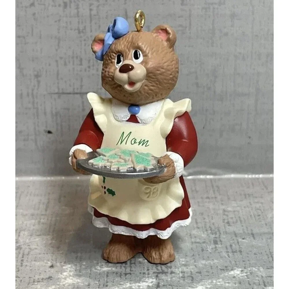 MOM Bear with Cookies Mothers Gift Christmas Ornament 1998 Hallmark Keepsake